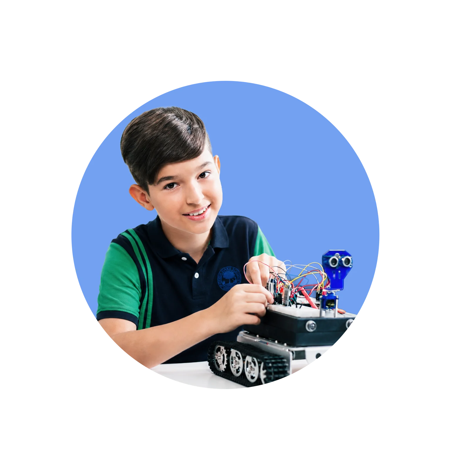 Alumno explorando un proyecto de robótica